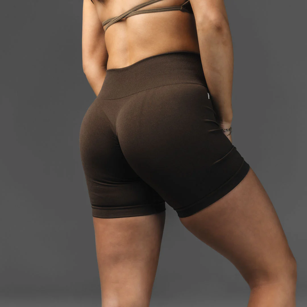 Forme Seamless Scrunch Short - Image 3